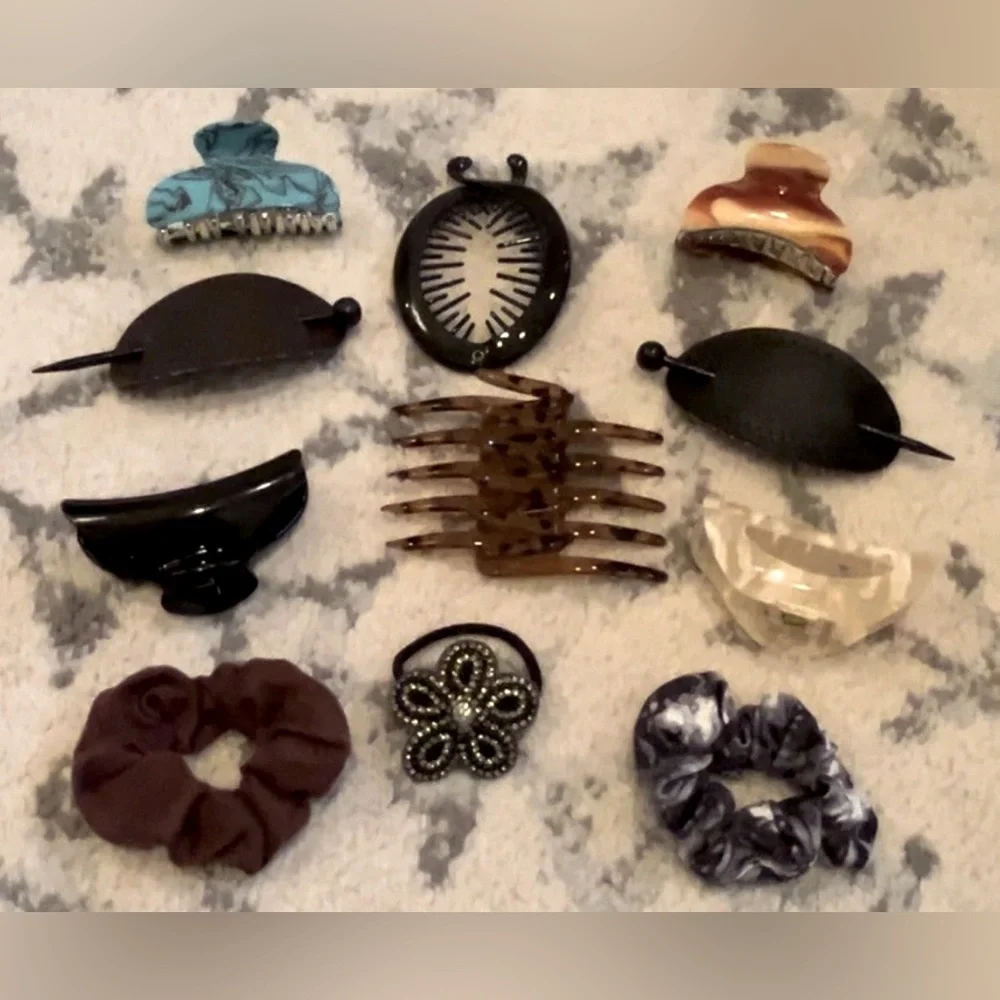 24-Piece Bundle: Fashion Scrunchies, Embellished Bands, Jaw Clips, Combs. - Picture 3 of 7